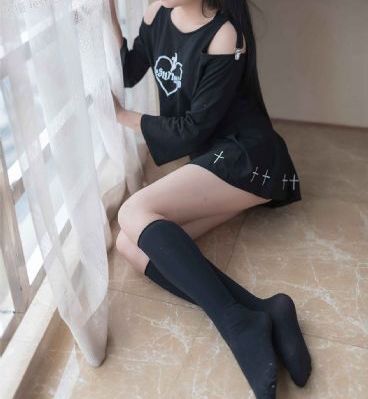 不扣钮的女孩在线_国产剧免费观看电视剧