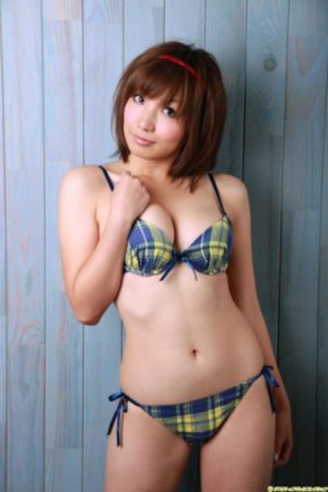 年轻女教师4三级_720全集在线观看